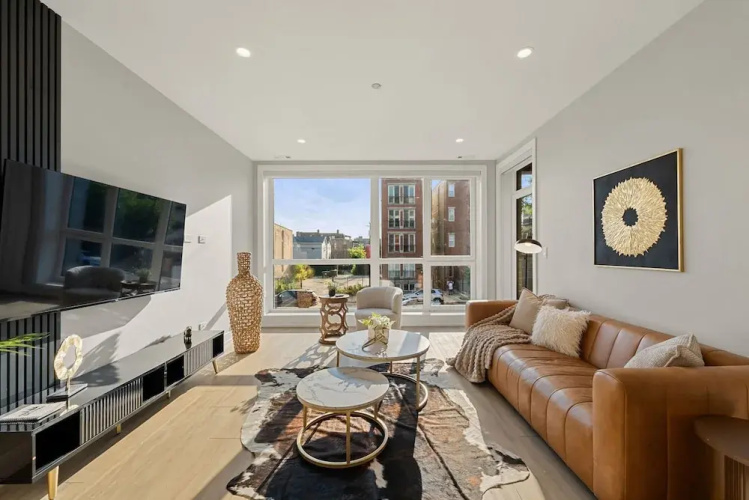 Bright 2bed 2bath in Brand New Pilsen Development