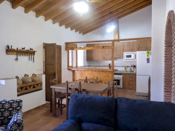 2 Bedrooms Cottage