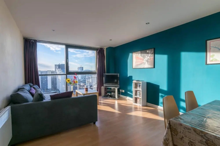 2 Bed Apartment near Hydro and SEC