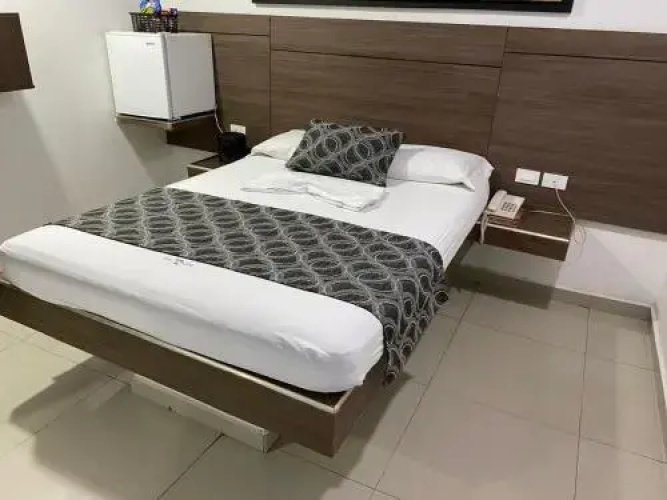 New Hacketts Hotel