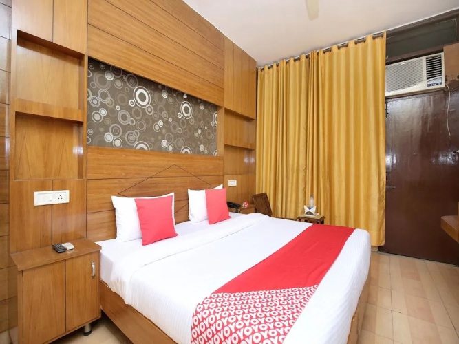 OYO 5906 Hotel Skyfox