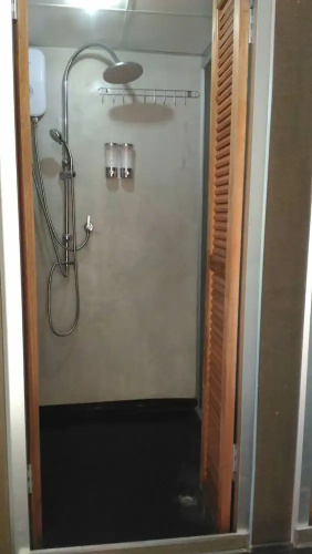 Full Hostel