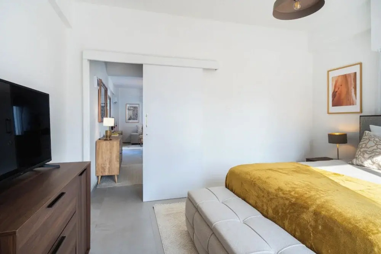 Elegant City Central Suite