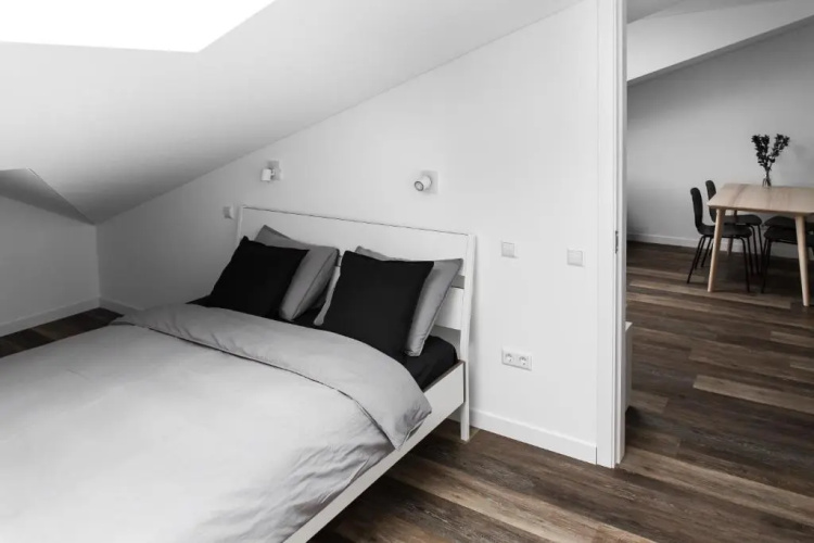Deluxe Apartments by Hostlovers