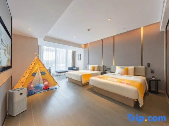 Standard Double room with street view