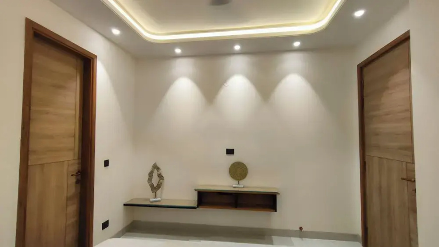 Let'stay DLF Phase- 1, Gurugram