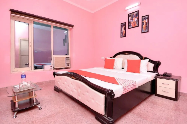 OYO 27963 Dreamland
