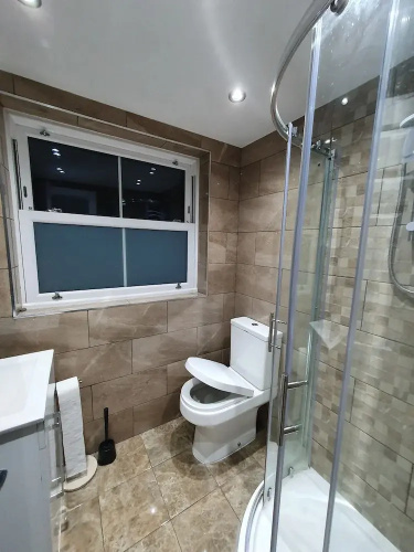 Chic Spacious Apartment in Peterborough