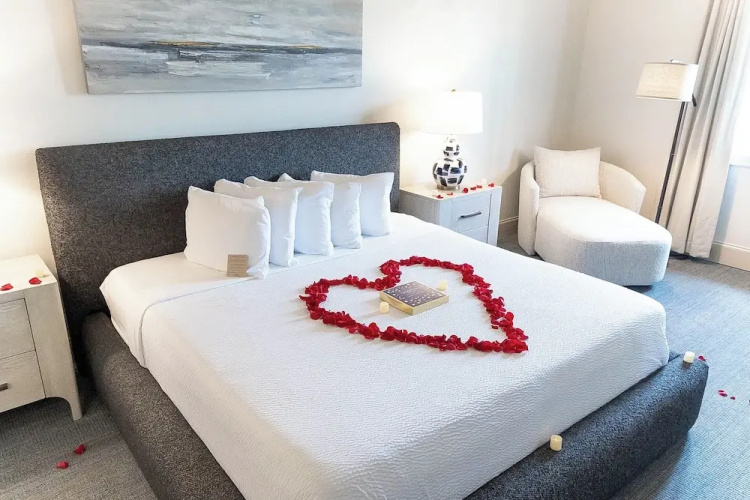 Carriage House Hotel