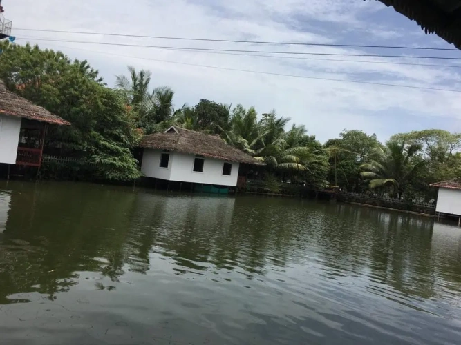 Superior Cottage