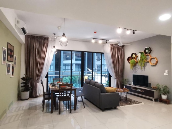 3 Bedrooms Apartment