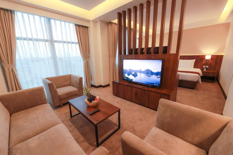 Hlaine Tet Hotel