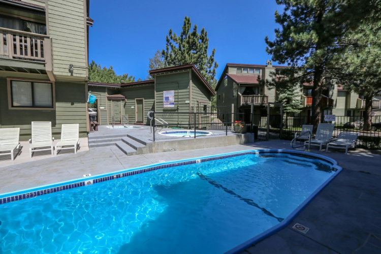 Mammoth Sierra Townhomes #40