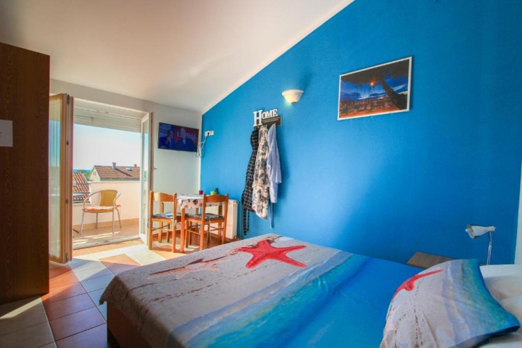 Studio with balcony and with sea view