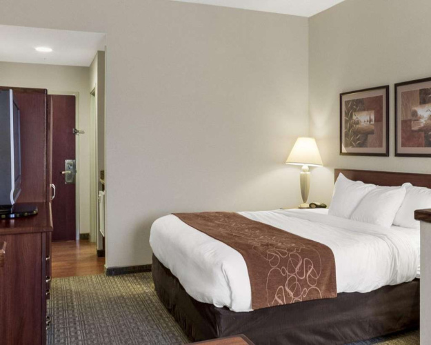 Comfort Suites