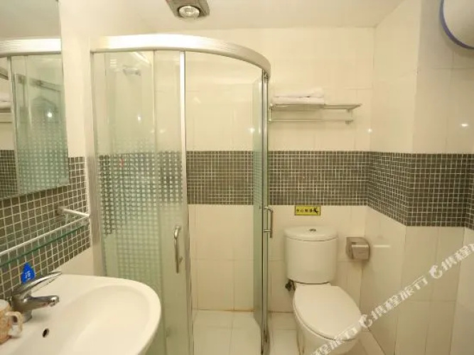 Lanjian Hotel (Chongqing Yangjiaping)(蓝剑宾馆(重庆杨家坪步行街店))