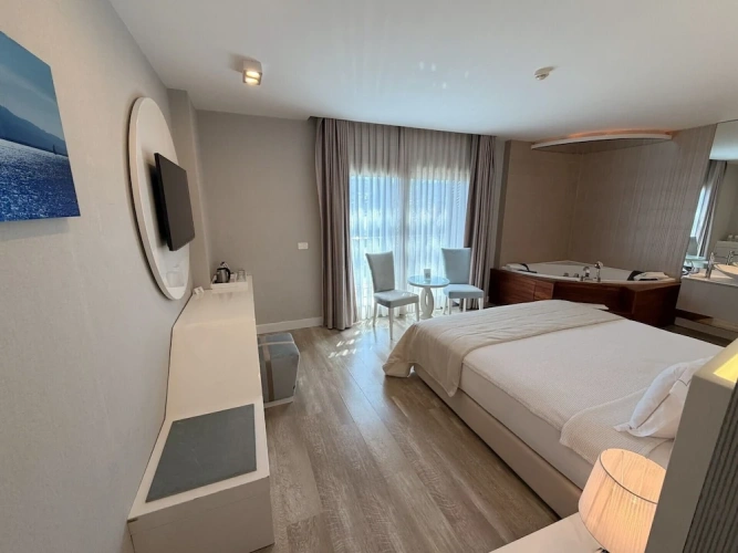 Deluxe Suite