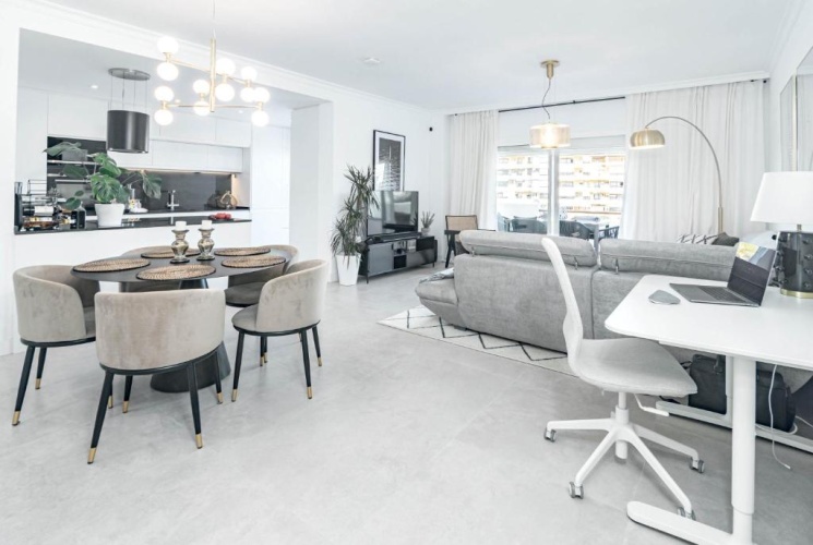 3 Bedrooms Apartment