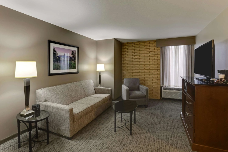 2 Bedrooms Quadruple Suite