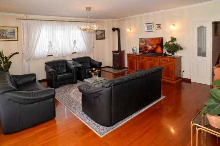 Villa 4US with pool,near Split and sea