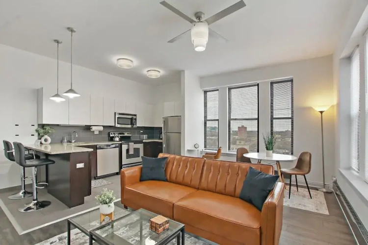 2 Bedrooms Apartment