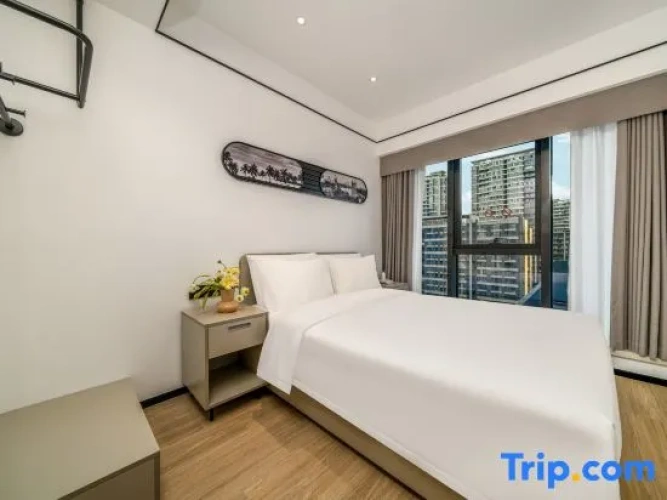 1 Bedroom Business Suite
