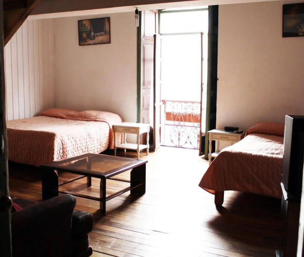 Hostal Latina