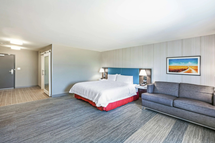 Hampton Inn Gardner Conference Center
