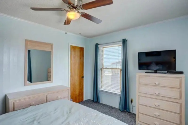7150 - Almost South I