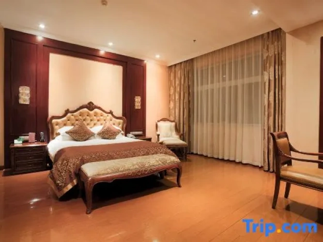 Deluxe Family Suite