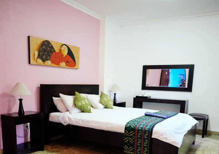 Ellie's Hotel