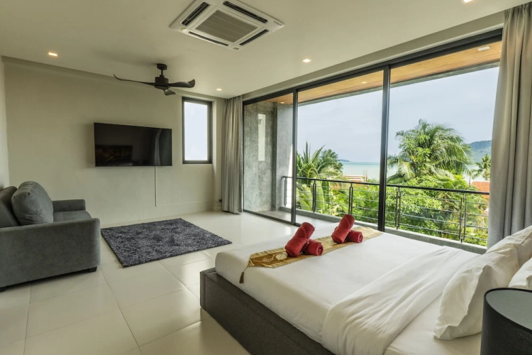 Attractive SeaView 4br Private PoolVilla