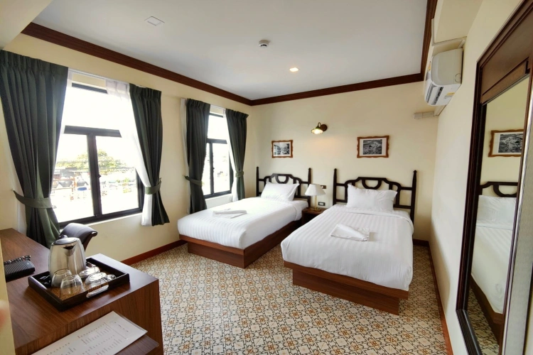 Superior Twin room with city view