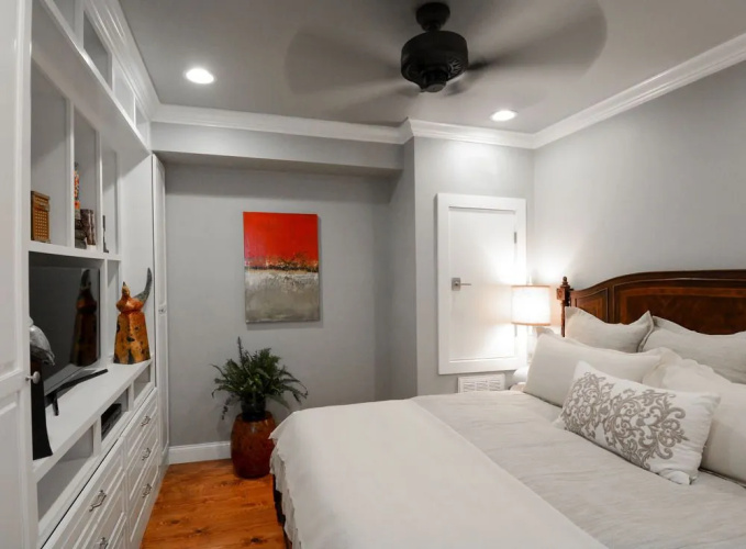 Gentry Hotel by RedAwning
