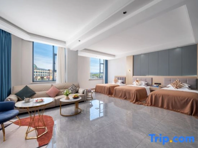Deluxe Triple room