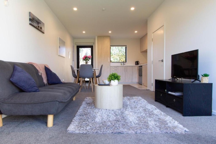 2 Bedrooms Apartment