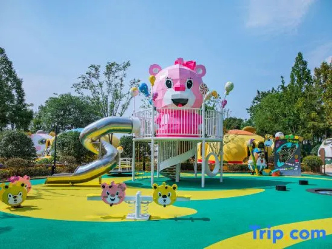 Fantasy Jialebi Theme Hotel