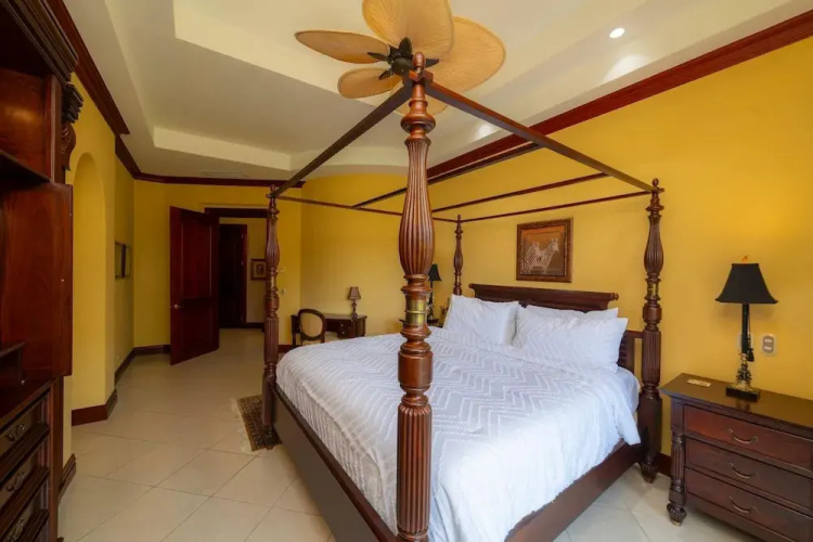 Bella Vista 8B 3 Bedr 3 1 2 Bath