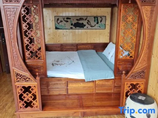 Standard Double room with street view
