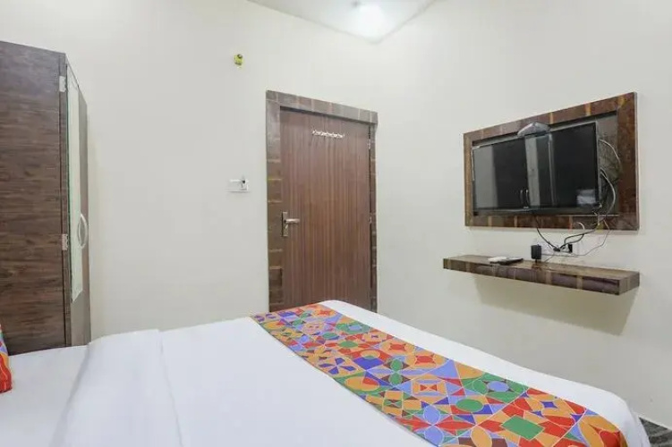 Fabexpress Paradise Inn