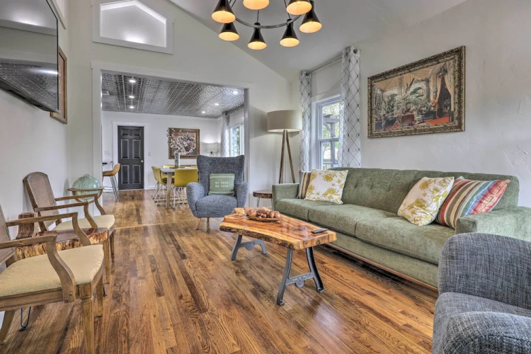 Fredericksburg Getaway w/ Covered Deck & Fire Pit!