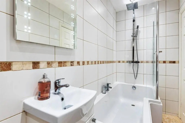 Locket Studio - Cosy Apartment with Balcony