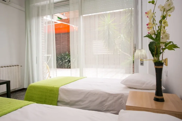 3 Bedrooms Apartment