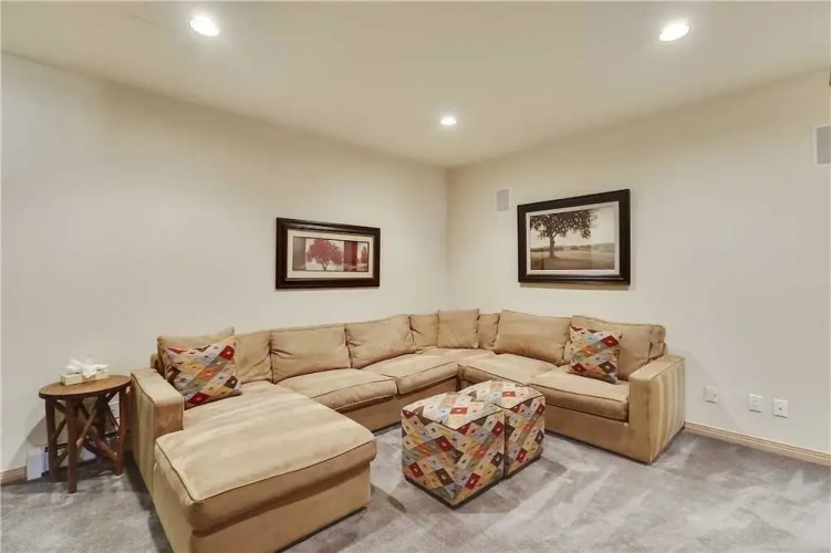 4 Bedrooms Cottage