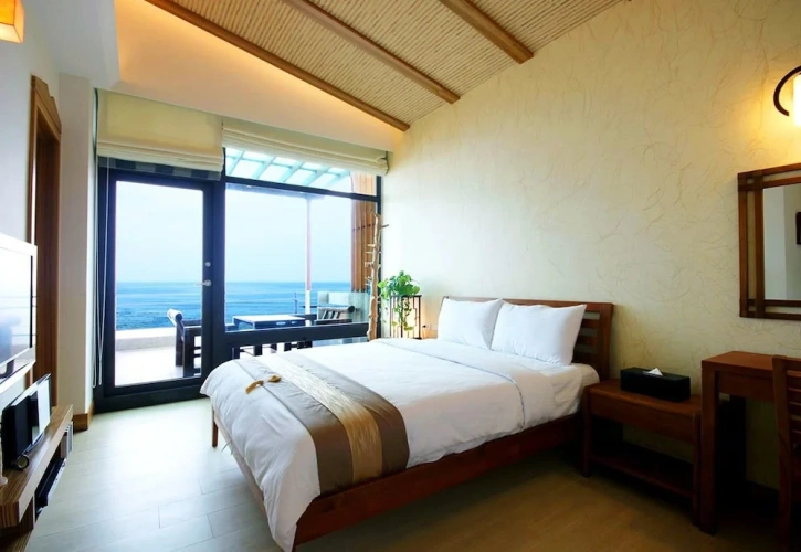 Classic Double room with ocean view