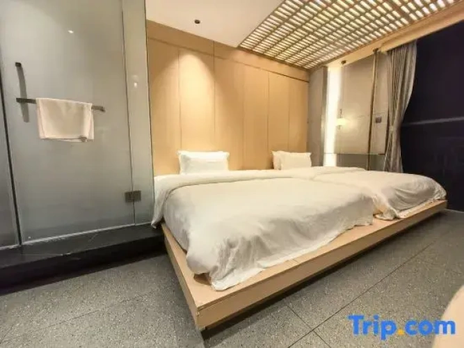 Grand Twin room with balcony