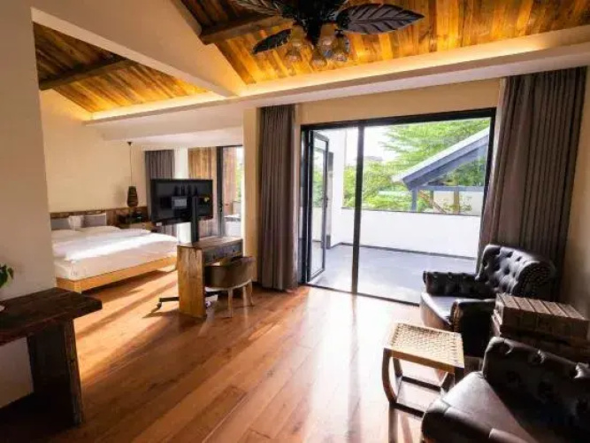 Shishan Xiuli Hostel