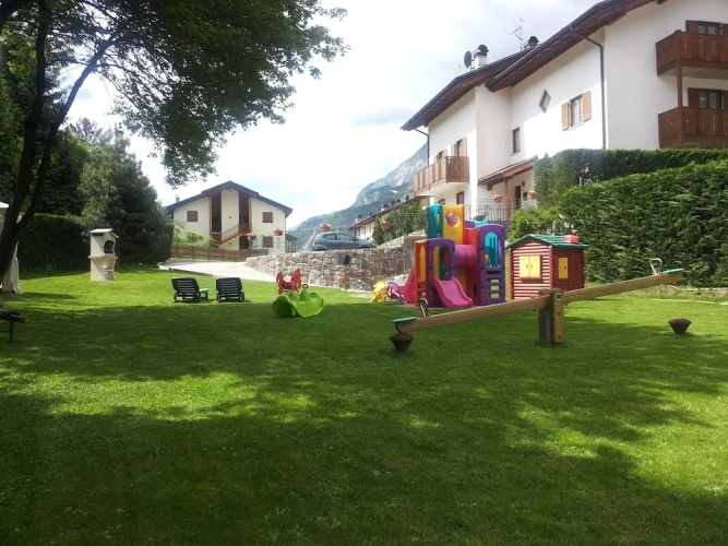 2 Bedrooms Sextuple Apartment with balcony