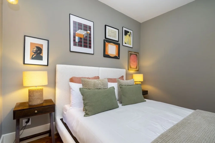 2 Bedrooms Apartment