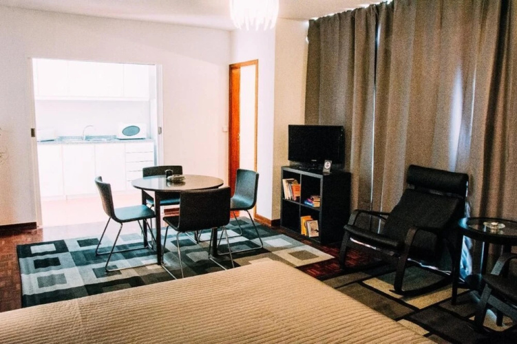 Arts In Apartments Pina